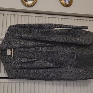 Bobbie Brooks size large black and white sweater